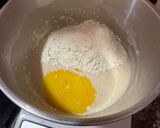 Foto langkah ke 1 dari resep Adonan Dasar Roti Dengan Margarin Tanpa Ulen & Telur.