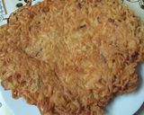 Foto langkah ke 3 dari resep Omelet Mie.
