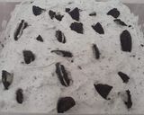 A picture of step 5 of Oreo Ice cream.