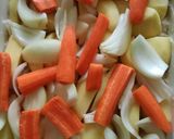Káposzta ágyon sült pácolt csülök zöldségekkel Reni módra recept fázis 3 fotója