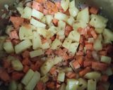 Foto del paso 4 de la receta Sopa de zanahoria y patatas a la mantequilla con pan tostado y queso gratinado