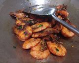 Foto langkah ke 6 dari resep Udang saus tiram.