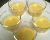 A picture of step 3 of Creamy Melting Triple-layered Mango Pudding.