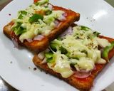 A picture of step 4 of Cheesy bread pizza.