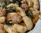 Foto del passaggio 7 della ricetta Gnocchetti con rucola, salsiccia e scamorza affumicata