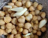 A picture of step 1 of Chickpea Hummus.