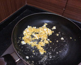 Foto del paso 2 de la receta: Arroz salteado con atún