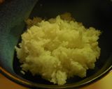 A picture of step 20 of Salmon Donburi (Salmon rice bowl).