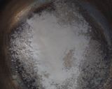 Foto langkah ke 3 dari resep Puding Susu Stroberi.