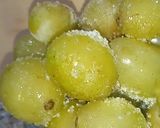 Une image de l'étape 3 de Raisins blancs glacés.