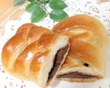A picture of step 11 of Apple Danish.