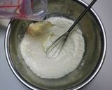A picture of step 2 of Tokyo-style Sakura Mochi.