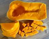 Une image de l'étape 1 de Cake « Bruno » #vegan butternut aux épices, aux dattes et aux graines de tournesol et de courge.