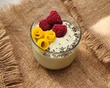 Foto del paso 2 de la receta: 🫙🥑🥭Parfait de yogur, queso y palta con fruta 🥭🥑🫙 Desayuno nutritivo o postrecito saludable 😊