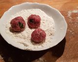 A picture of step 4 of Italian meatballs aka Polpette.