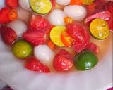 Foto langkah ke 3 dari resep Manisan rambutan strawberry.