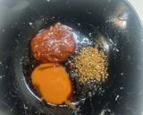 A picture of step 3 of Chicken schezwan udon noodles.
