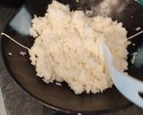 Une image de l'étape 4 de Yaki Onigiri au saumon.