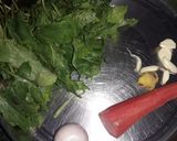 पालक का सूप  (palak ka soup recipe in Hindi) रेसिपी चरण 1 फोटो