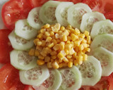 Foto del paso 3 de la receta: Ensalada de tomate y pepino