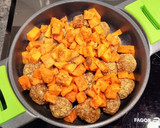 Foto del paso 6 de la receta: Albóndigas de lentejas con boniato y pisto