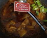 Foto langkah ke 7 dari resep Pedas Asam Manis Kentang & Babi.