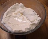 A picture of step 2 of Banana & Yogurt Cheesecake.