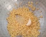 A picture of step 1 of دال سموسہ.