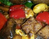 A picture of step 4 of Sig's Curry with Nuts,Peppers and Micro Protein ( Quorn ).