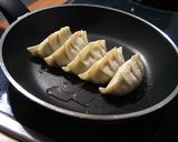 A picture of step 7 of Easy Homemade ★Gyoza Filling★.