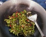 Foto langkah ke 3 dari resep Oseng Pare Teri Pedas.