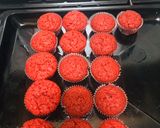 A picture of step 6 of Red velvet cupcakes🤤.