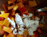 Foto del passaggio 5 della ricetta Torta di pesche e amaretti