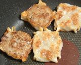 A picture of step 2 of Great for Lunchboxes! Take Store-Bought Shumai Up a Notch.