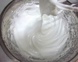 A picture of step 4 of Italian Meringue Macarons.
