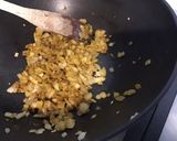 Une image de l'étape 10 de Gratin de pommes de terre vitelotte et chou blanc au parmesan,oignon de roscoff et curry.