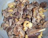 A picture of step 2 of Delicious beef stew recipe #themechallenge.