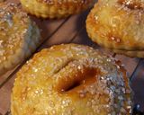 A picture of step 6 of Salted Carmel Apple Hand Pies.