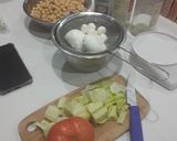 Foto del paso 1 de la receta: Garbanzos de bote salteados con Tomate, Lechuga y Burrata