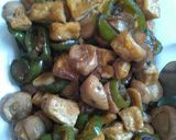 Foto langkah ke 4 dari resep Oseng jamur tahu cabe gendot.