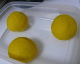 A picture of step 3 of Kabocha Squash Bagels.