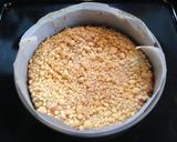 A picture of step 8 of Persimmon and Cream Cheese Crumble Gateau.