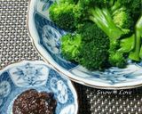 A picture of step 9 of Broccoli in Sesame Vinegar Miso.