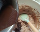 Foto langkah ke 4 dari resep Brownies Kukus ala Ny Liem.