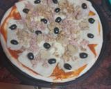Foto del paso 1 de la receta Pizza de atún, champiñones y aceitunas negras