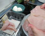 Foto del paso 1 de la receta: Pechuga de pollo rellenas de mozzarella y espinacas