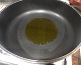 Foto del paso 3 de la receta: Pollo con fideos y gambones