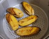 Foto langkah ke 2 dari resep Pisang Kukus Wangi Pandan.