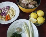 Foto langkah ke 1 dari resep 5. Soto Ayam Kuah Kuning.