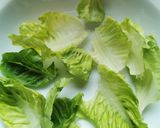 Foto del paso 1 de la receta: Ensalada de camarones con mango, aguacate y cítricos